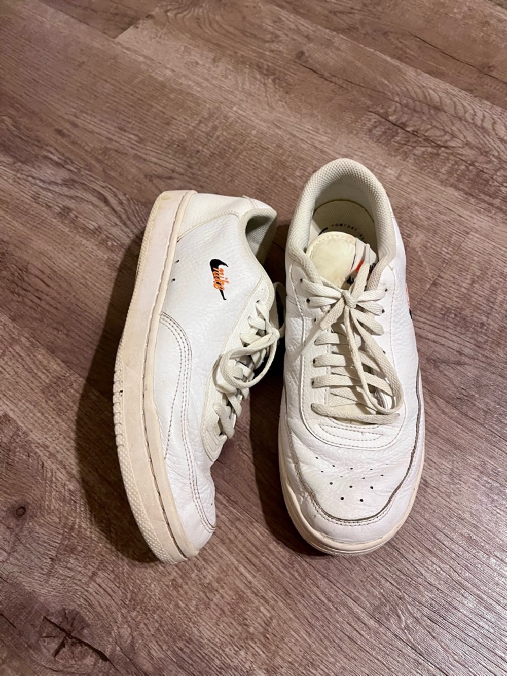 Nike court vintage premium white Low-Top Sneakers with Orange Swoosh